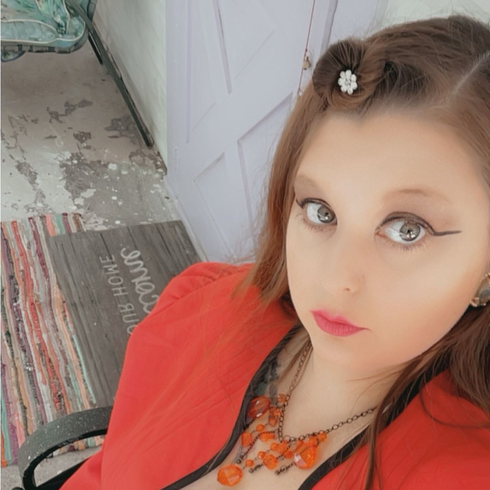 Meet your Posher, Clara